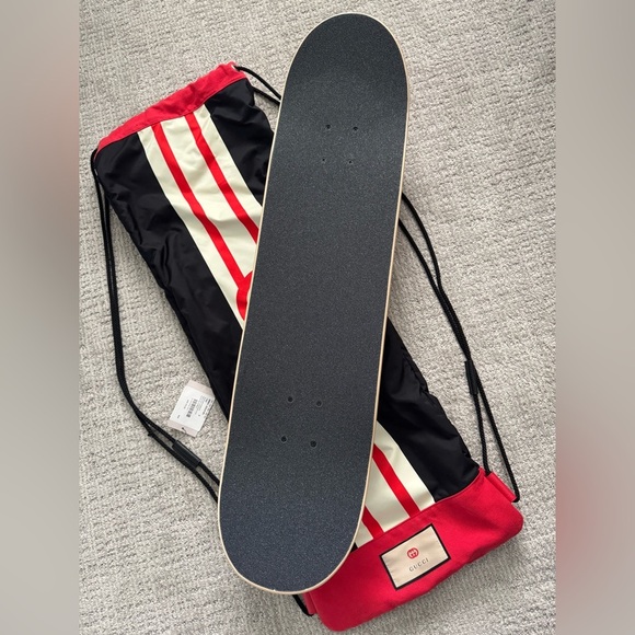 Gucci Interlocking GG Skateboard - Picture 4 of 14